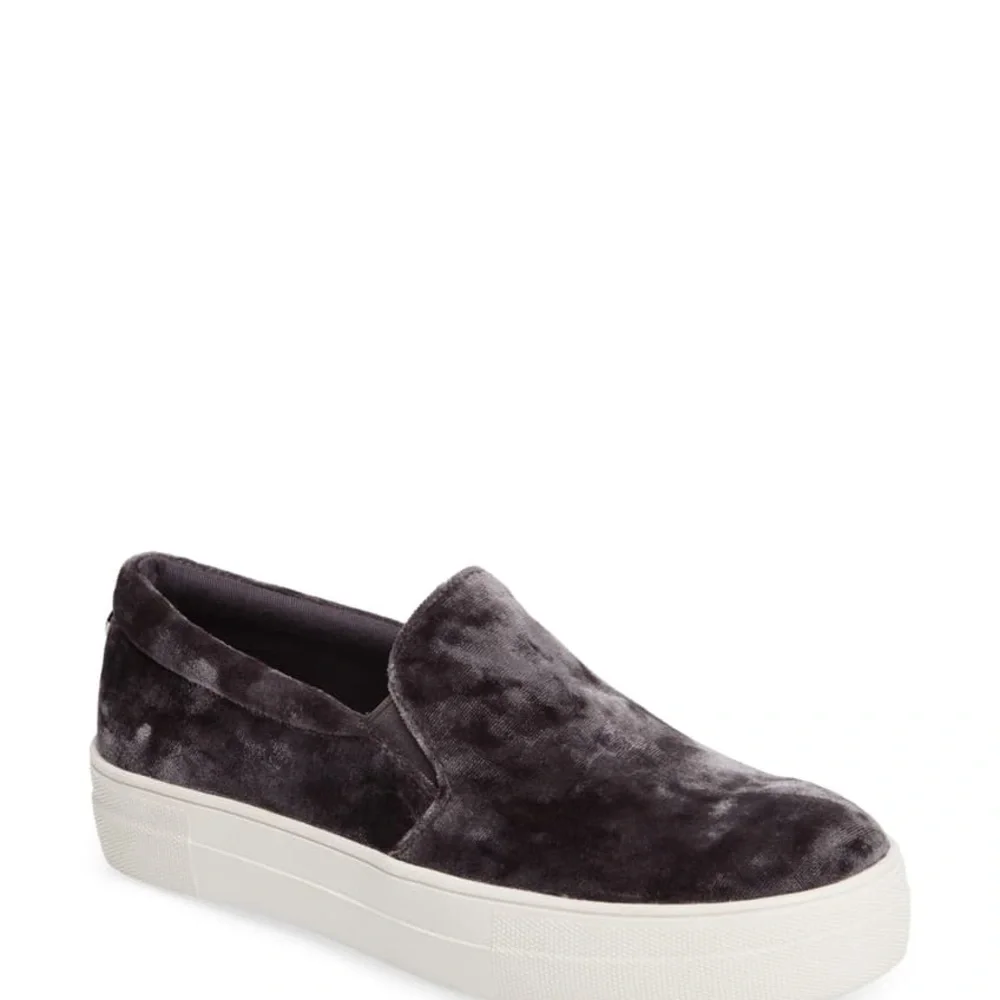 Steve Madden Gema Slip-On Sneaker